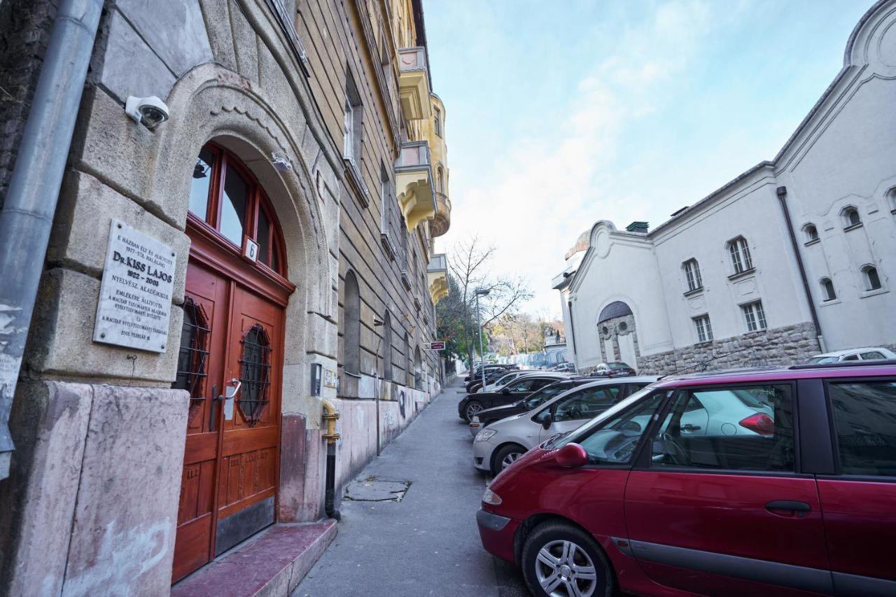 Nanirol Apartment At Gellert Bath Budapest Luaran gambar