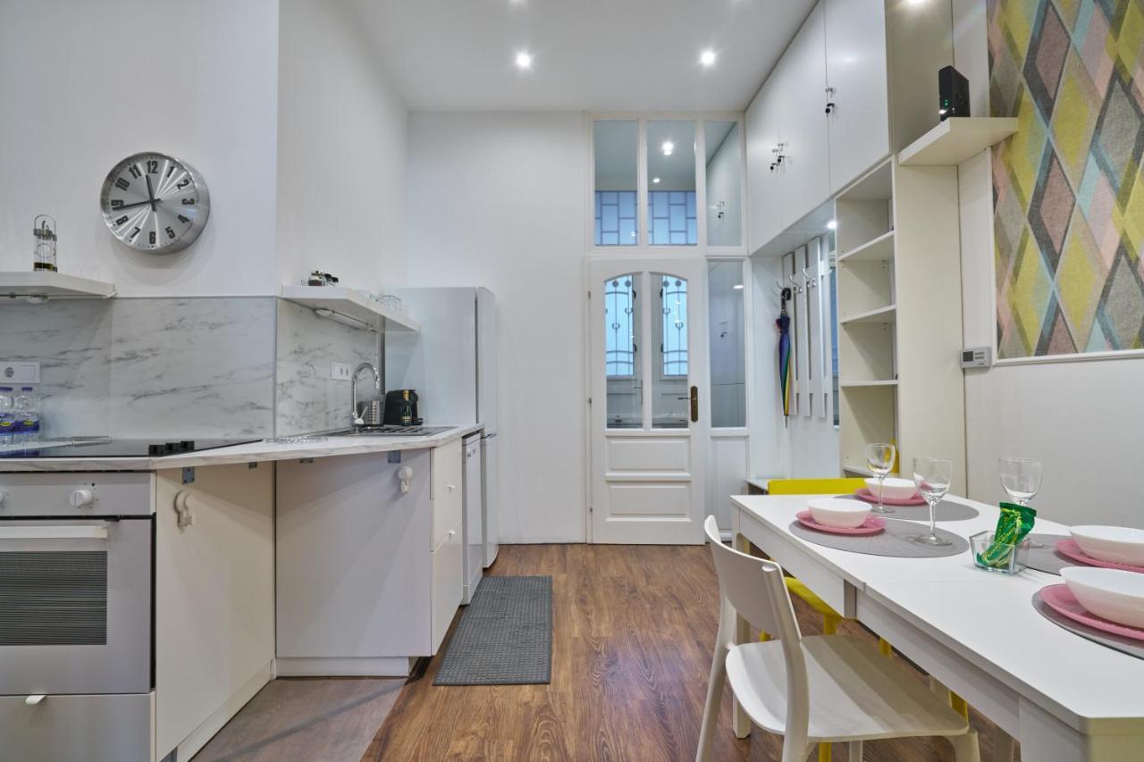 Nanirol Apartment At Gellert Bath Budapest Luaran gambar
