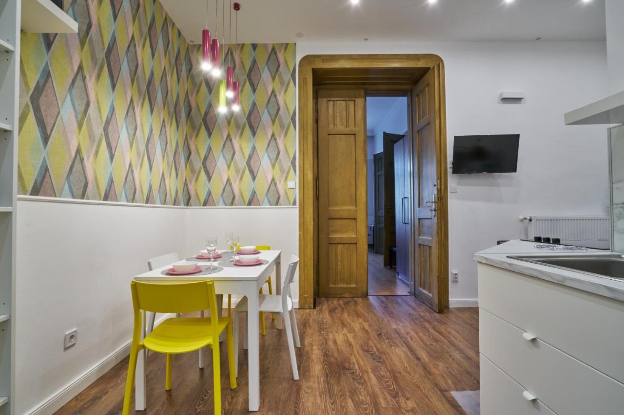 Nanirol Apartment At Gellert Bath Budapest Luaran gambar