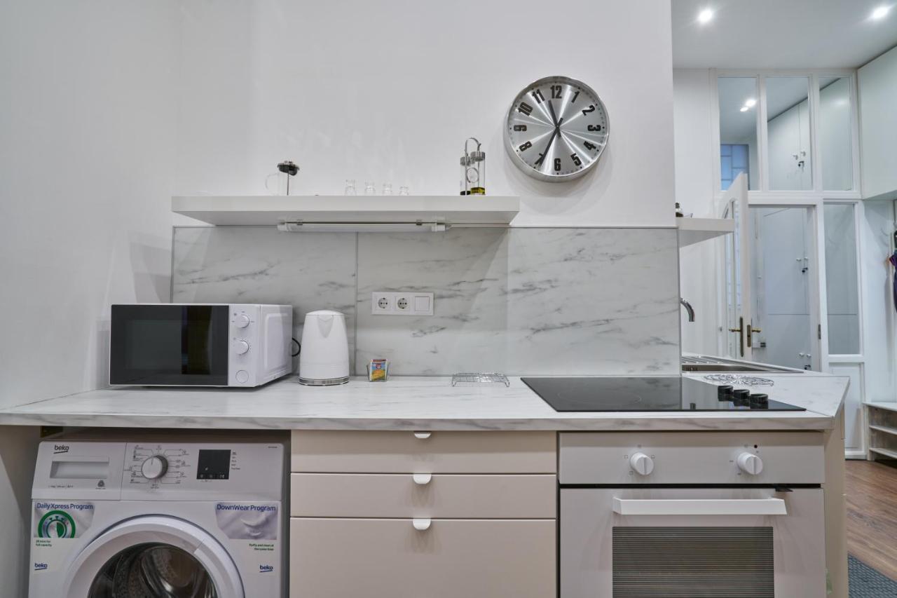Nanirol Apartment At Gellert Bath Budapest Luaran gambar