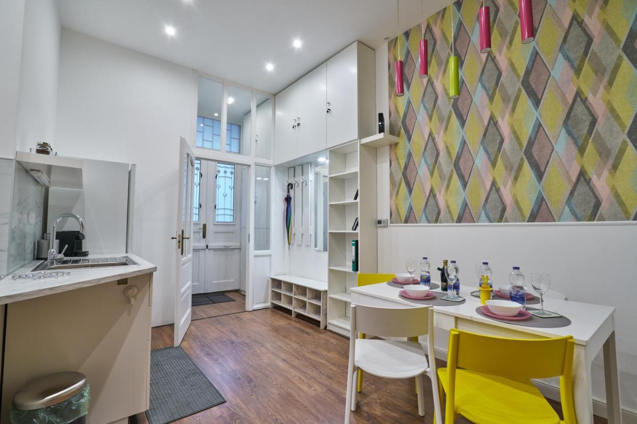 Nanirol Apartment At Gellert Bath Budapest Luaran gambar