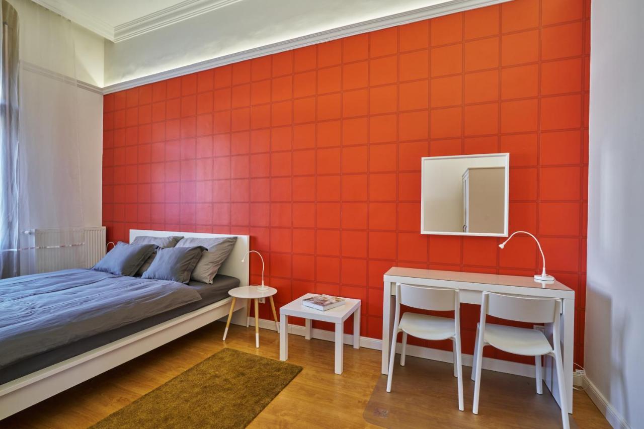 Nanirol Apartment At Gellert Bath Budapest Luaran gambar
