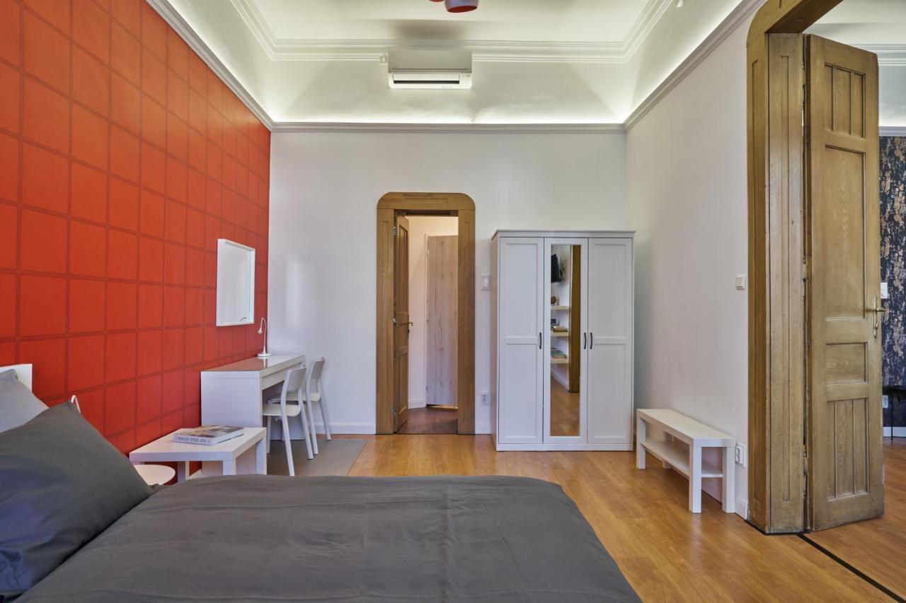 Nanirol Apartment At Gellert Bath Budapest Luaran gambar