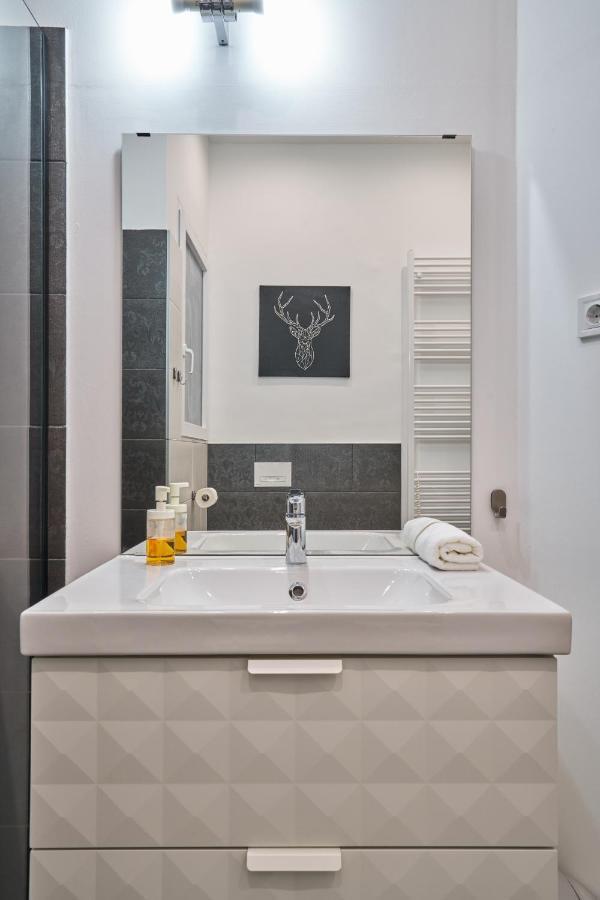 Nanirol Apartment At Gellert Bath Budapest Luaran gambar