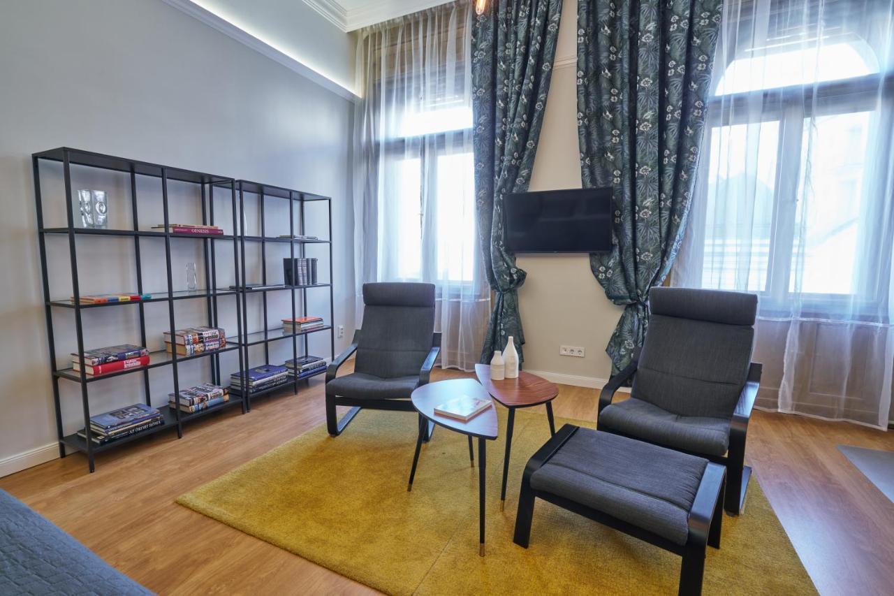 Nanirol Apartment At Gellert Bath Budapest Luaran gambar