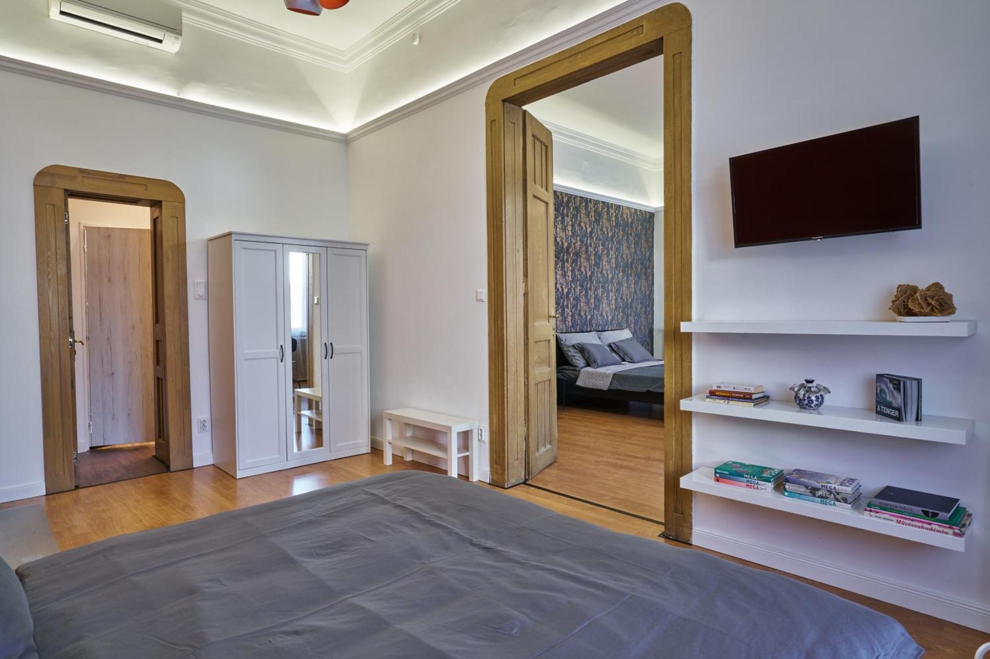 Nanirol Apartment At Gellert Bath Budapest Luaran gambar