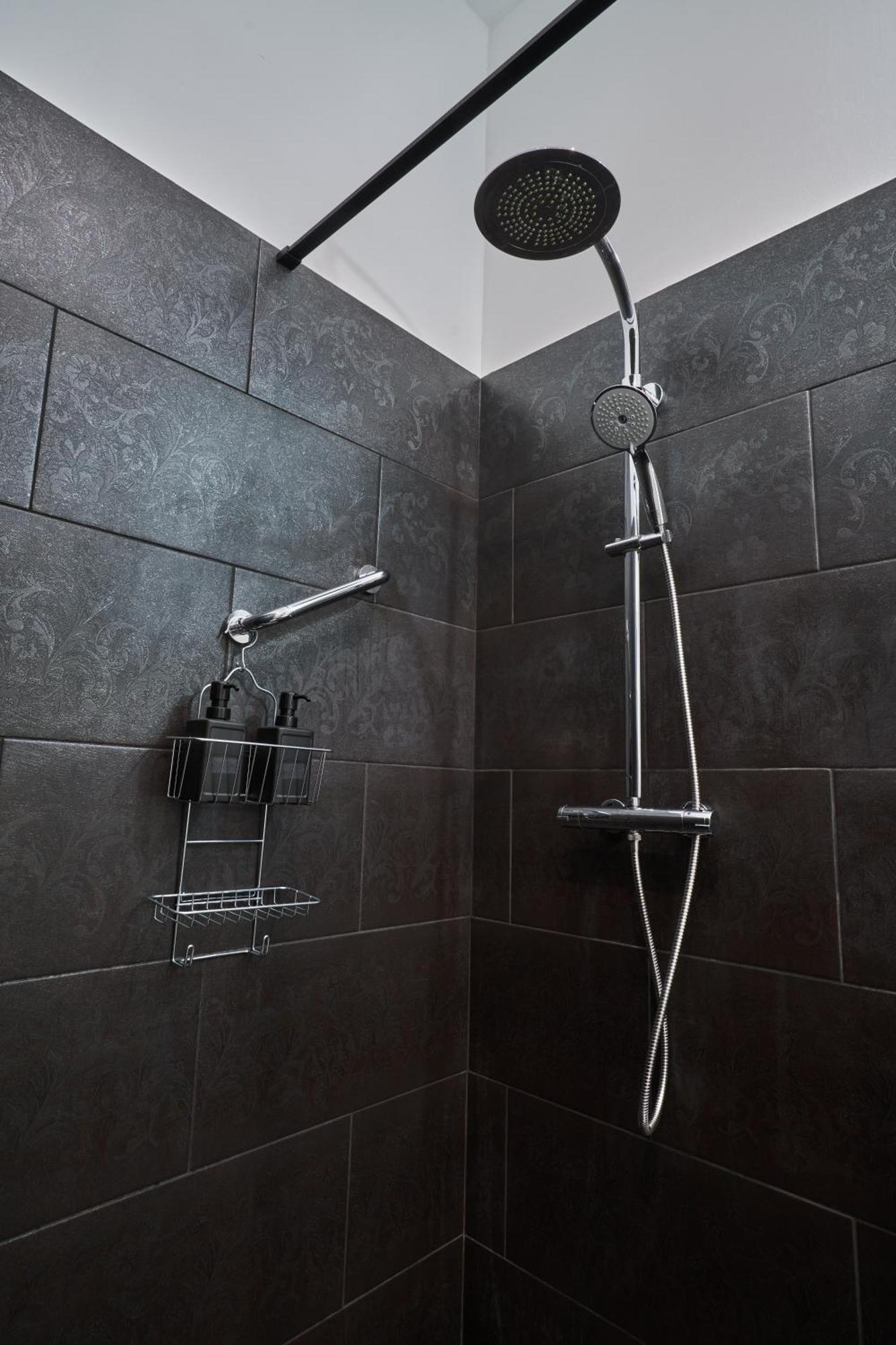 Nanirol Apartment At Gellert Bath Budapest Luaran gambar